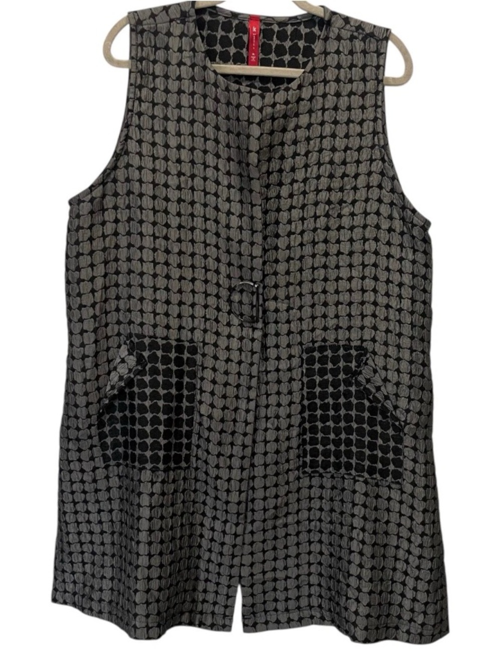 IC By Connie K Textured Sleeveless Jacket Size XL Longliene Gray Black Art Wear